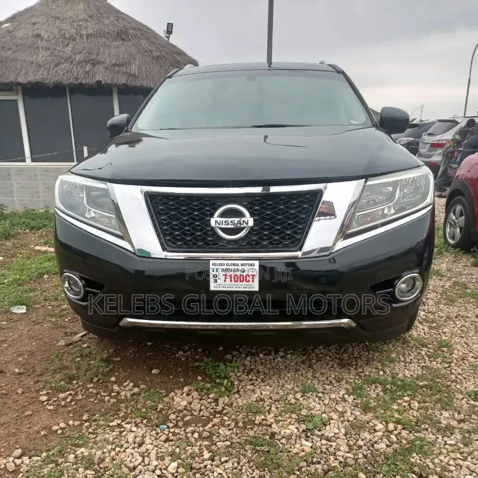 Nissan Pathfinder 2015 Black