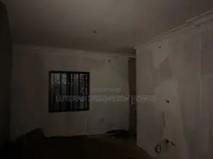 2bdrm Bungalow in Close To Hustle And, Wuse 2 for rent