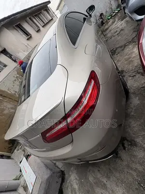 Mercedes-Benz E400 2017 Gold