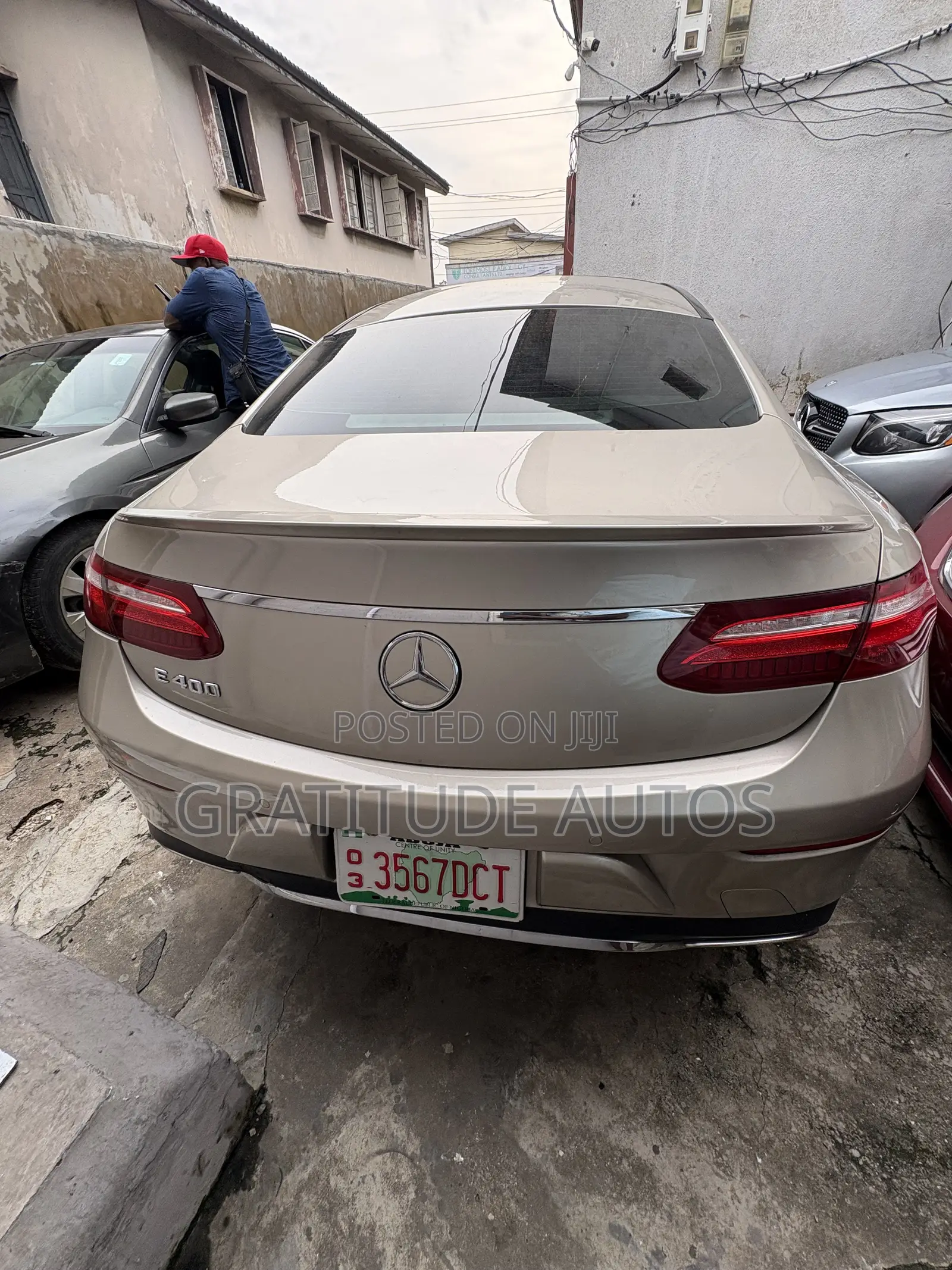 Mercedes-Benz E400 2017 Gold