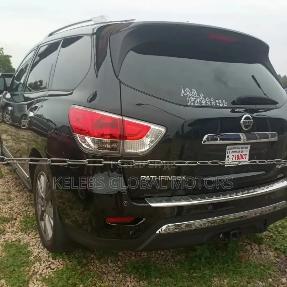 Nissan Pathfinder 2015 Black