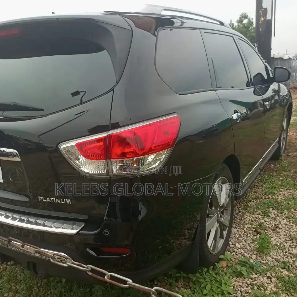Nissan Pathfinder 2015 Black