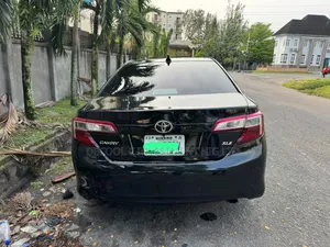 Toyota Camry XLE 4dr Sedan (2.5L 4cyl 6A) 2013 Black