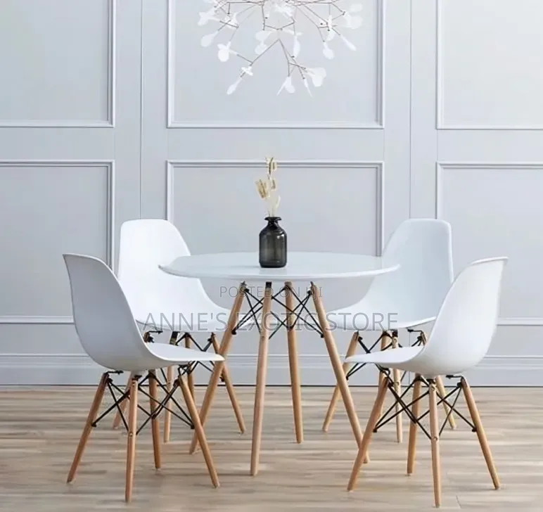 4 Seater Eames Round Dining Table and Chairs Set