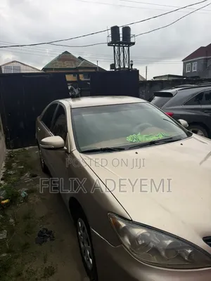 Toyota Camry 2004 Gold