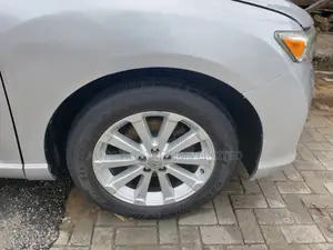 Toyota Venza LE 2010 Silver