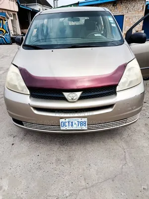 Toyota Sienna 2005 Gold