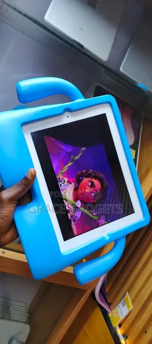New Apple iPad Wi-Fi +3G 16 GB White