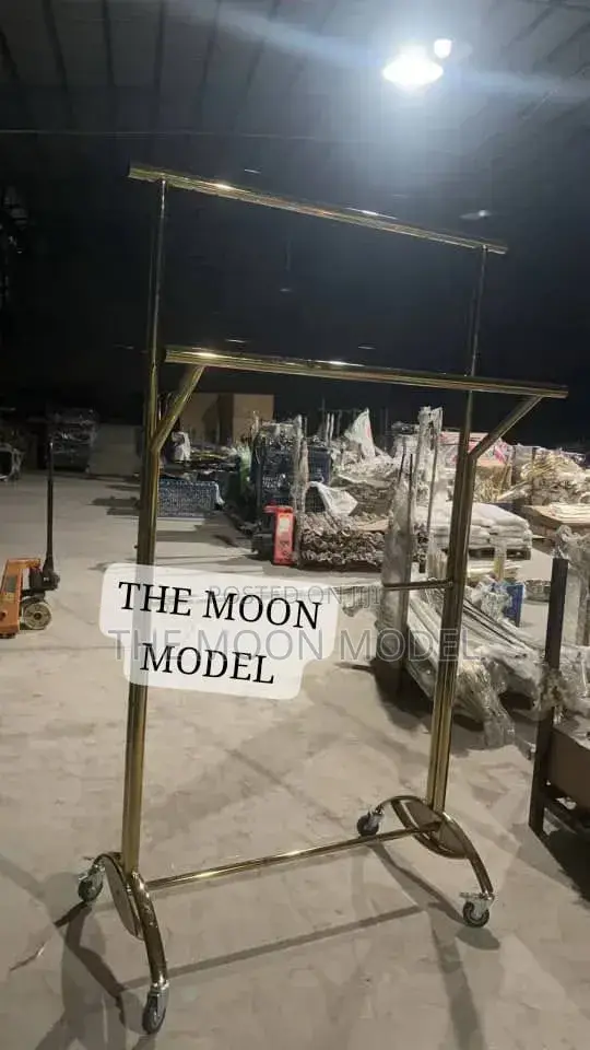 Classic Gold Hanger