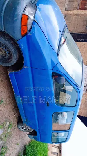 Toyota HiAce 2004 Blue