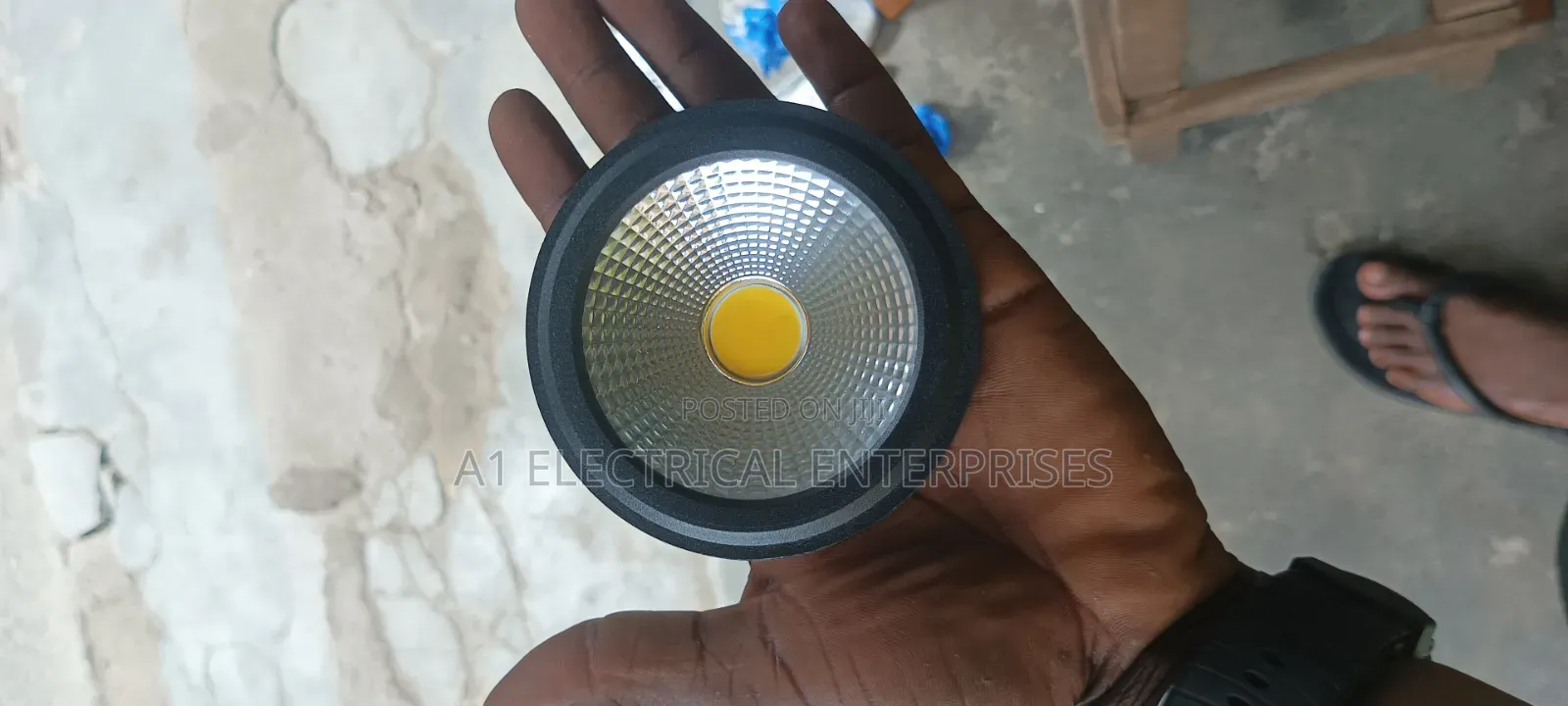 Quality Surface Cob 15w . 10w Available