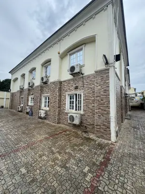 3bdrm Apartment in Wuse 2 for rent