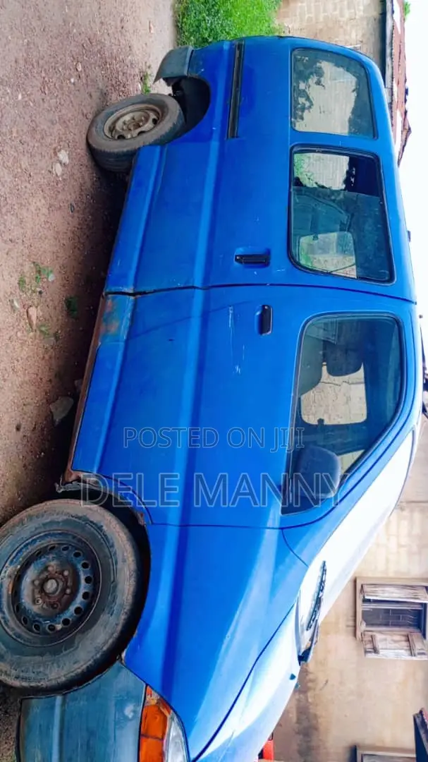 Toyota HiAce 2004 Blue