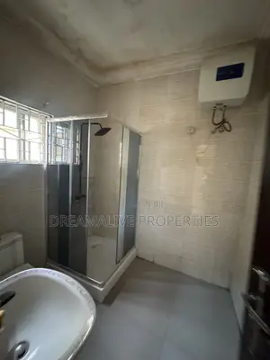 3bdrm Apartment in Wuse 2 for rent