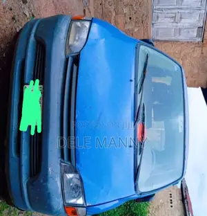 Toyota HiAce 2004 Blue