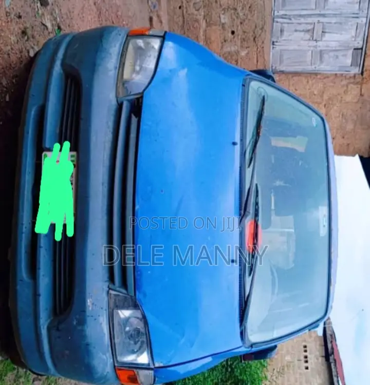 Toyota HiAce 2004 Blue