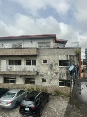 3bdrm Block of Flats in Tombia Exetention, GRA Phase 2 / Port-Harcourt