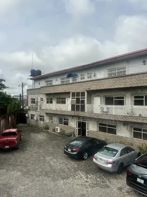 3bdrm Block of Flats in Tombia Exetention, GRA Phase 2 / Port-Harcourt