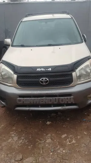 Toyota RAV4 2004 Gold