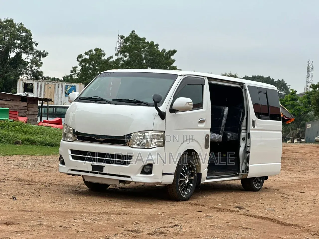 Toyota HiAce 2015 White