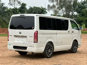 Toyota HiAce 2015 White