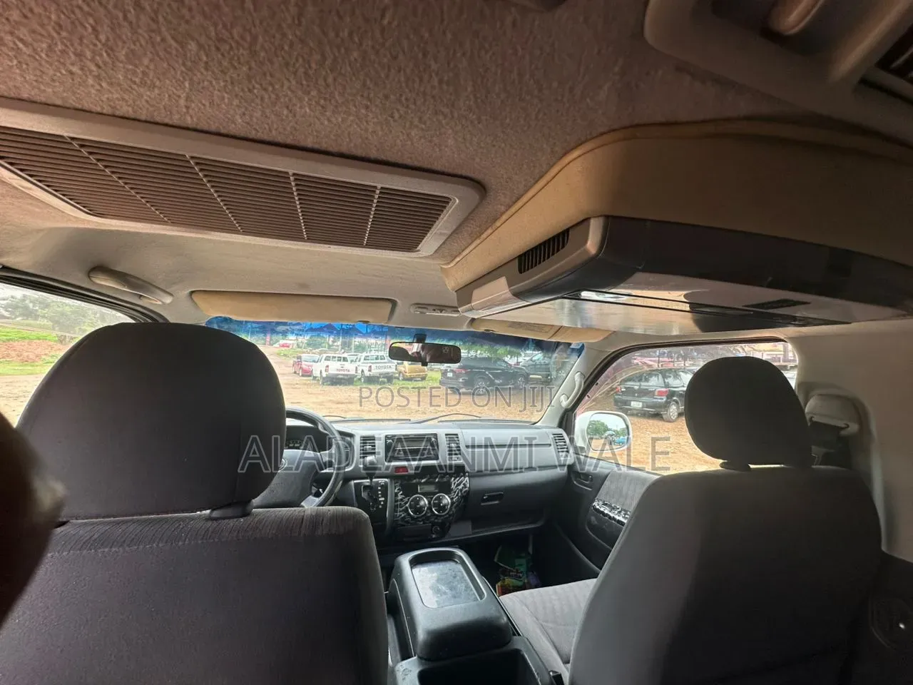 Toyota HiAce 2015 White