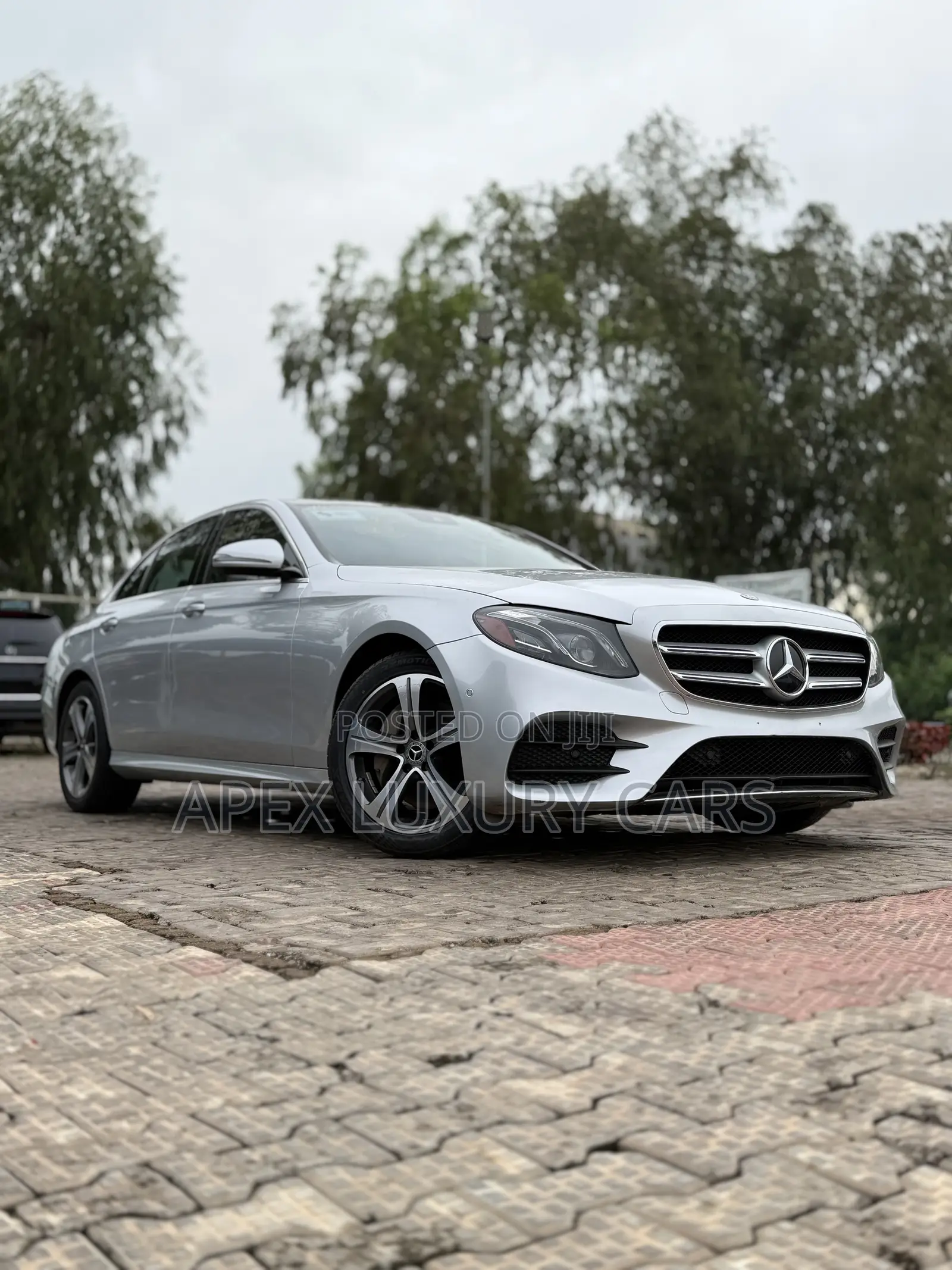 Mercedes-Benz E300 2017 Silver