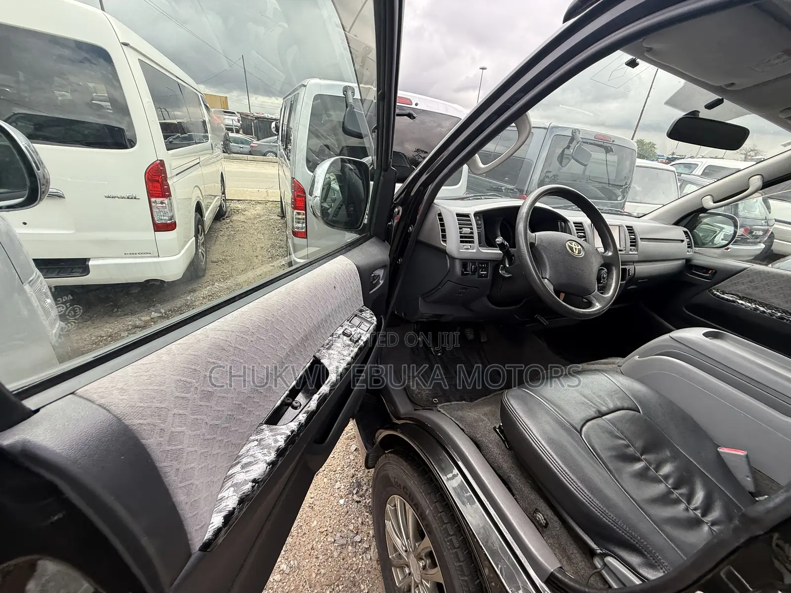 Toyota HiAce 2012 Black