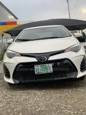Toyota Corolla LE 4dr Sedan (1.8L 4cyl CVT) 2017 White
