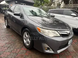 Toyota Camry LE 4dr Sedan (2.5L 4cyl 6A) 2013 Green