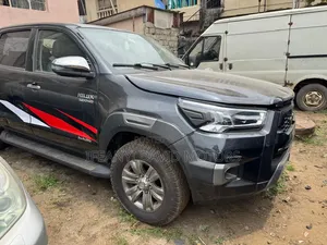 Toyota Hilux 2010 Blue