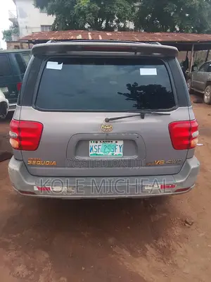 Toyota Sequoia 2003 Gray
