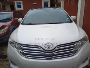 Toyota Venza 2010 White