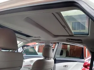 Toyota Venza 2010 White