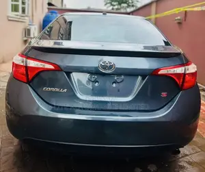 Toyota Corolla S w/Special Edition Pkg (1.8L 4cyl CVT) 2016 Ivory