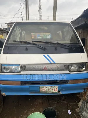 Mitsubishi L300 1999 White