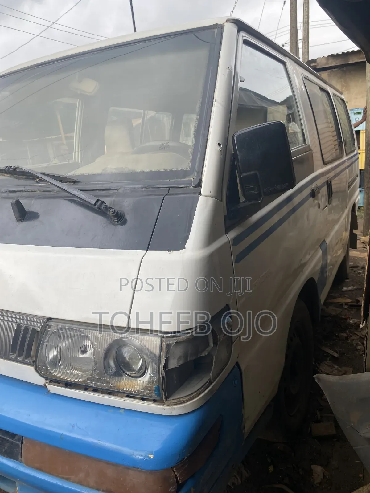 Mitsubishi L300 1999 White