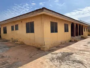 3bdrm Bungalow in Elewuro, Akobo for sale