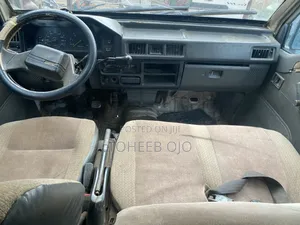 Mitsubishi L300 1999 White