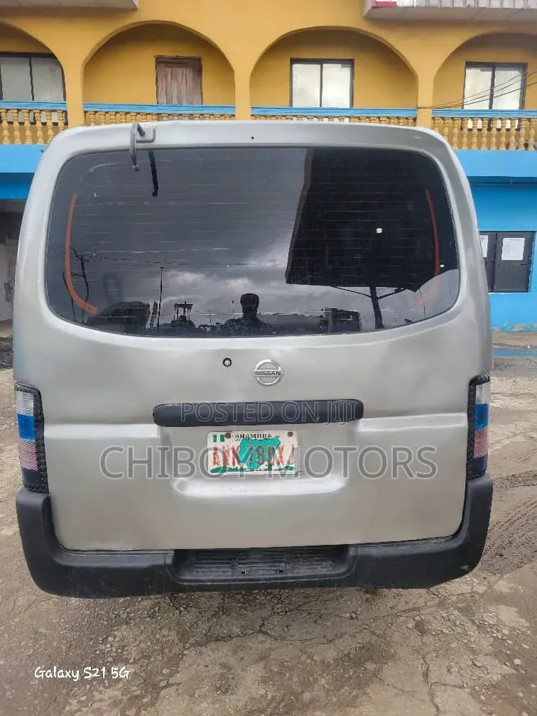 Nissan Caravan (Urvan) 2008 Silver