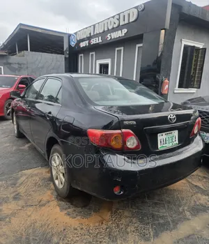 Toyota Corolla 2010 Black