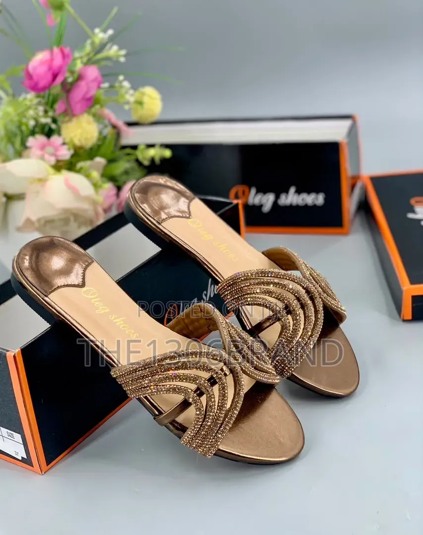 Elegant Rhinestone Flat Slippers