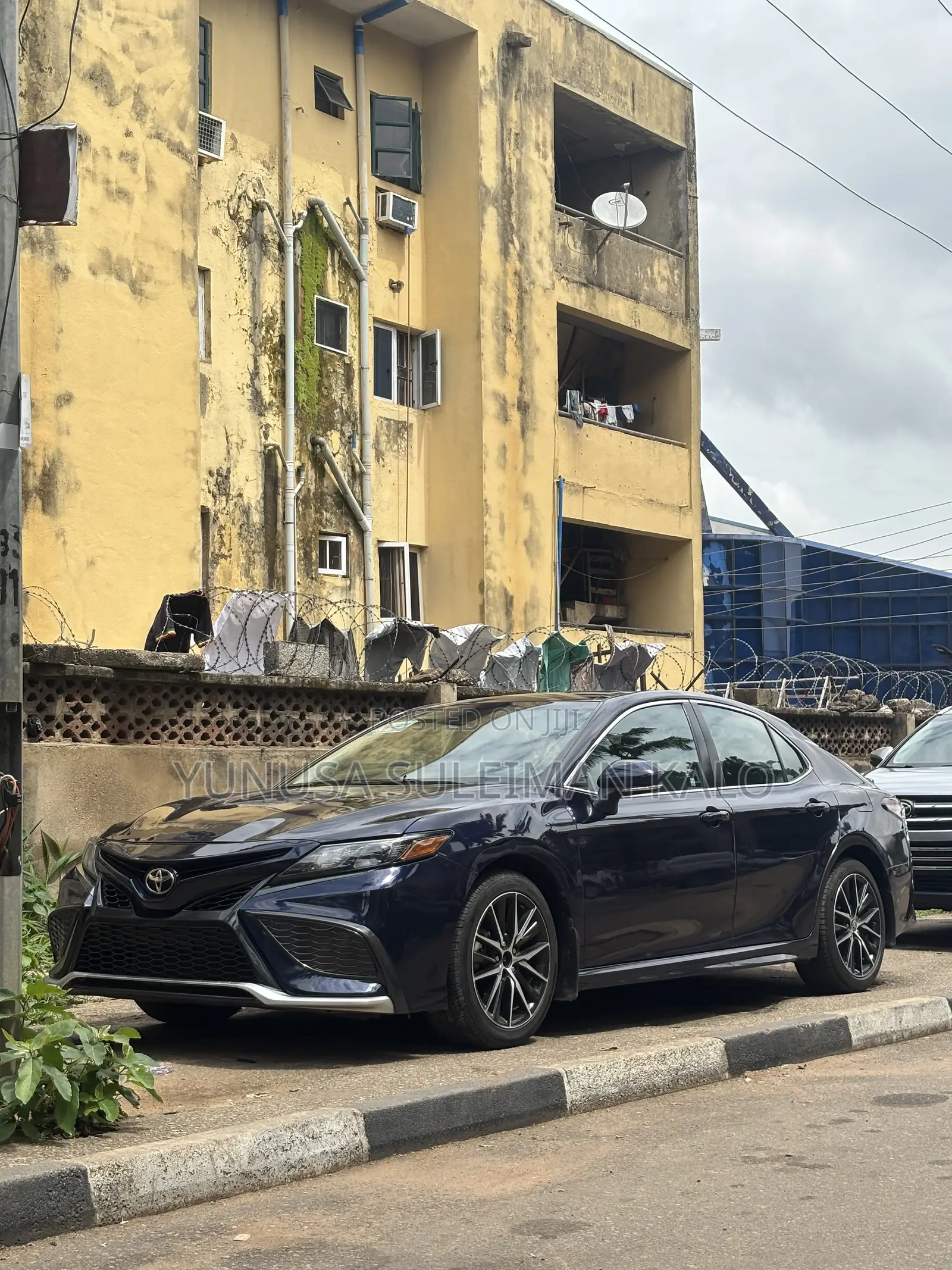 Toyota Camry SE 2022 Blue