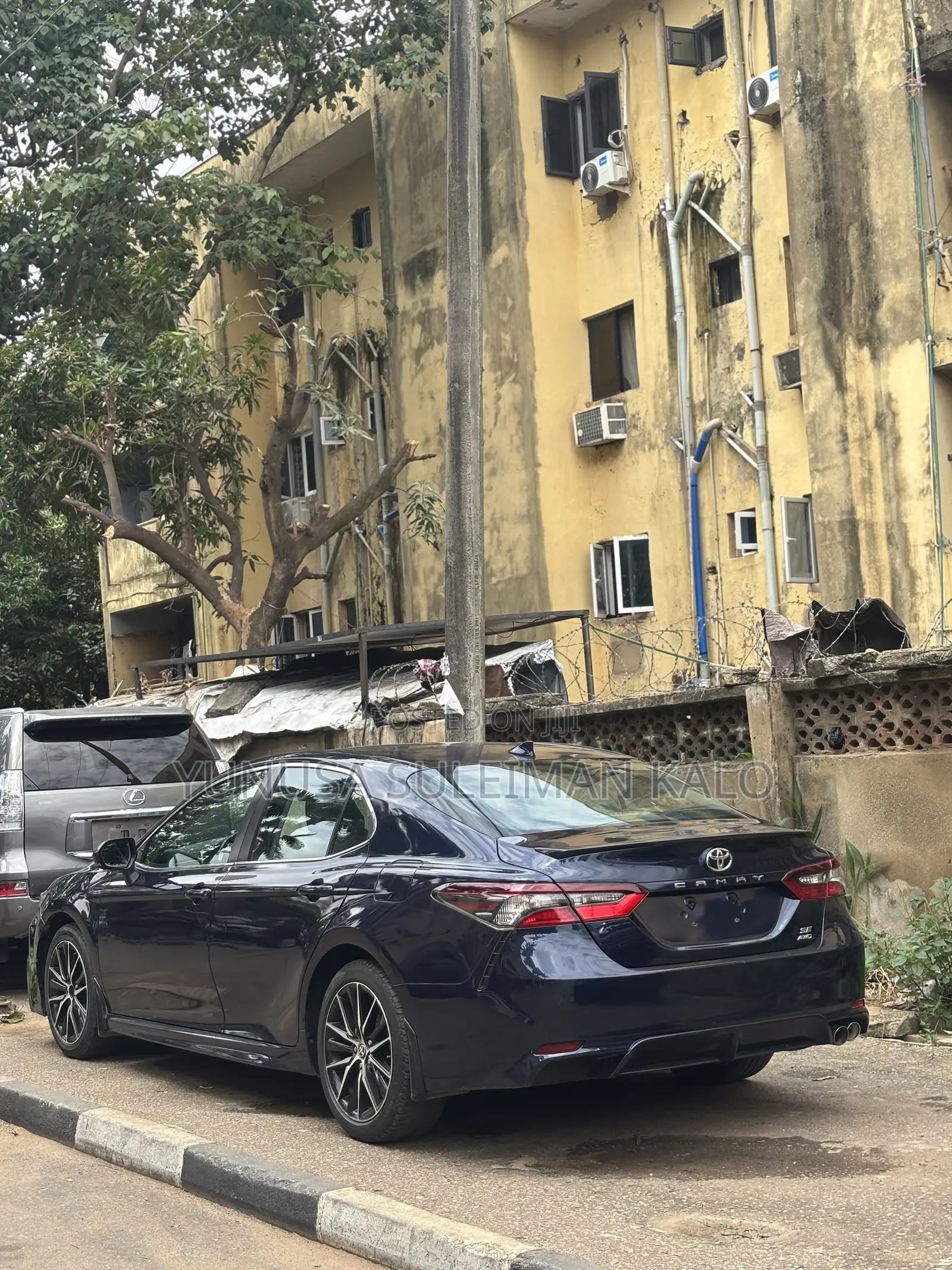Toyota Camry SE 2022 Blue