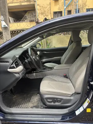 Toyota Camry SE 2022 Blue