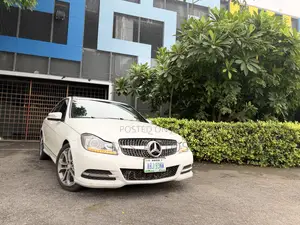 Mercedes-Benz C300 Sport 4Matic Sedan AWD (3.0L 6cyl 7A) 2012 White