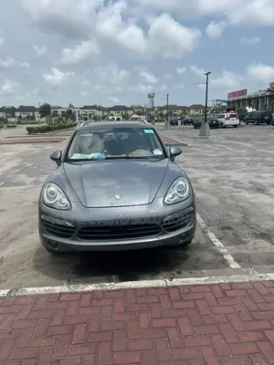 Porsche Cayenne 2012 Gray