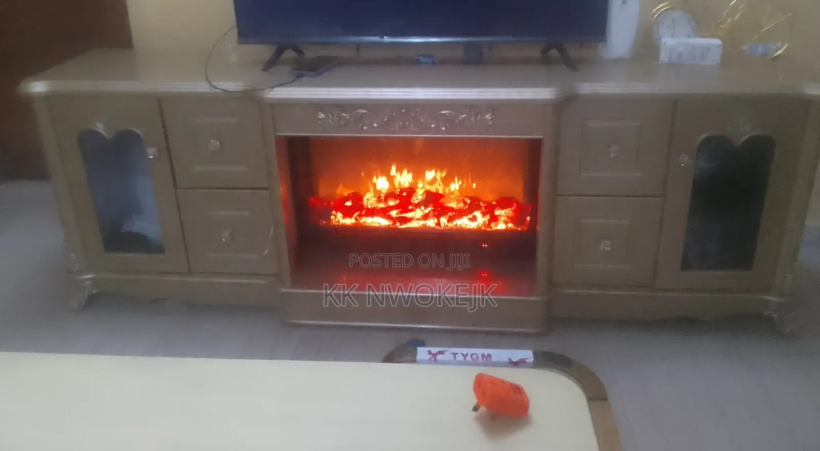 Royal Tv Stand