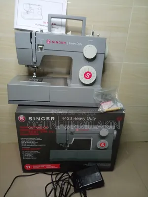 Heavy Duty Singer Machine 4423