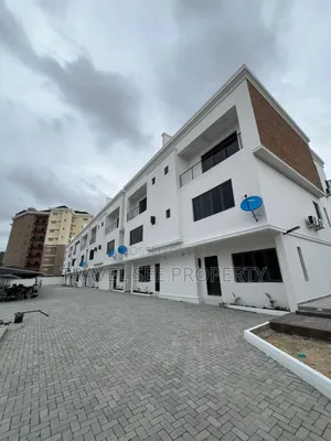 Furnished 4bdrm Apartment in Private Estate Ikoyi for rent